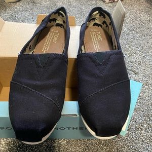 TOMS Black Canvas Slip-On Shoe